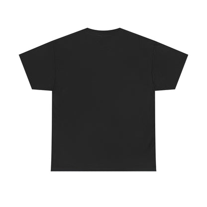 Freigestellte Rückansicht des komplett schwarzen Feuerwehr-Shirts ohne Aufdruck auf weißem Hintergrund.