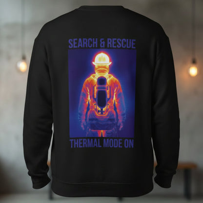 Rückansicht eines schwarzen Feuerwehr-Sweatshirts mit großflächigem bunten Wärmebild-Rückenprint und dem Schriftzug SEARCH & RESCUE THERMAL MODE ON.