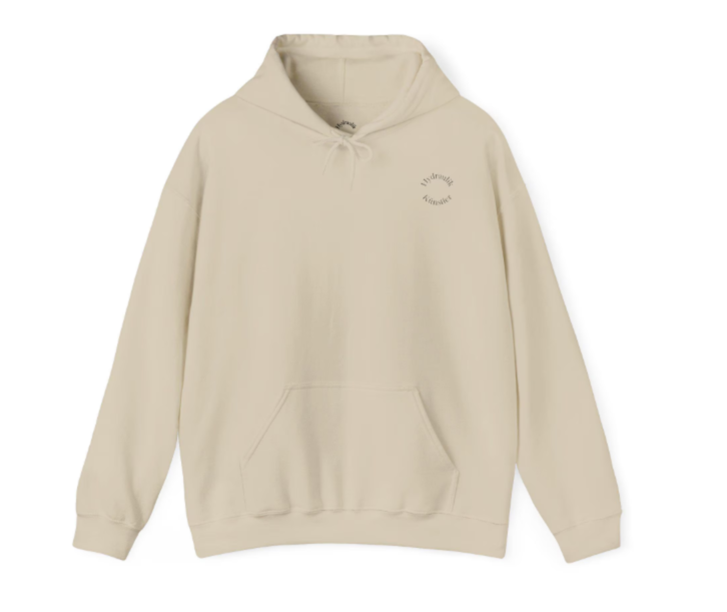 Freigestellte Vorderseite des hellen Unisex-Kapuzenpullis mit Kängurutasche und dezentem Brustlogo auf weißem Hintergrund.
