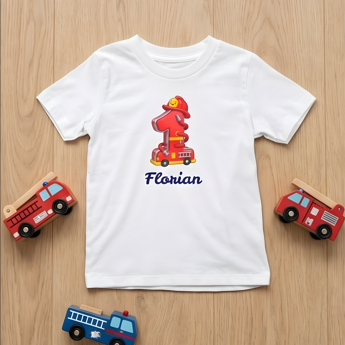 Weißes Feuerwehr Geburtstagsshirt mit der Zahl 1 im Flammen-Design und dem personalisierten Namen Florian in Blau.