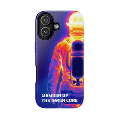 Rückansicht der Feuerwehr-Handyhülle passend für iPhone Modelle mit vertikaler Dual-Kamera.