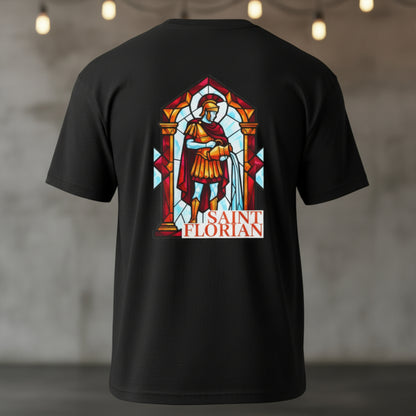 Rückansicht eines schwarzen Feuerwehr-T-Shirts mit der Mosaik-Illustration des Schutzpatrons Sankt Florian im leuchtenden Buntglas-Look.